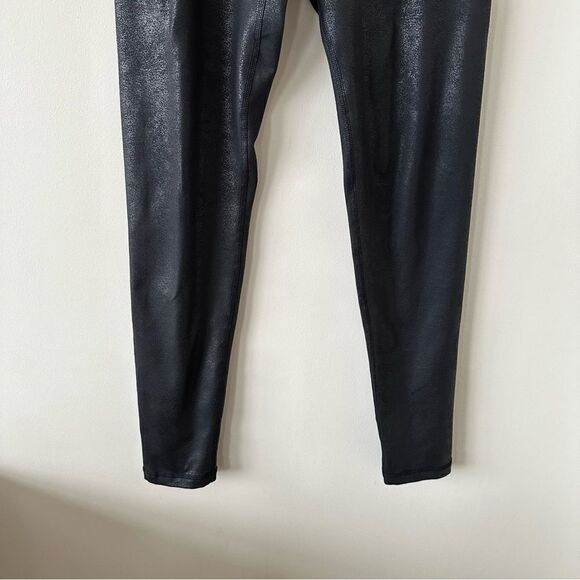 Offline by Aerie the Hugger Crossover High Waisted Crackle Legging - Picture 9 of 10